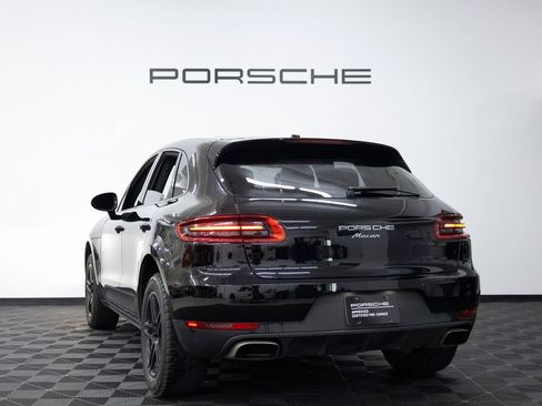 Certified 2018 Porsche Macan AWD/4WD image 3