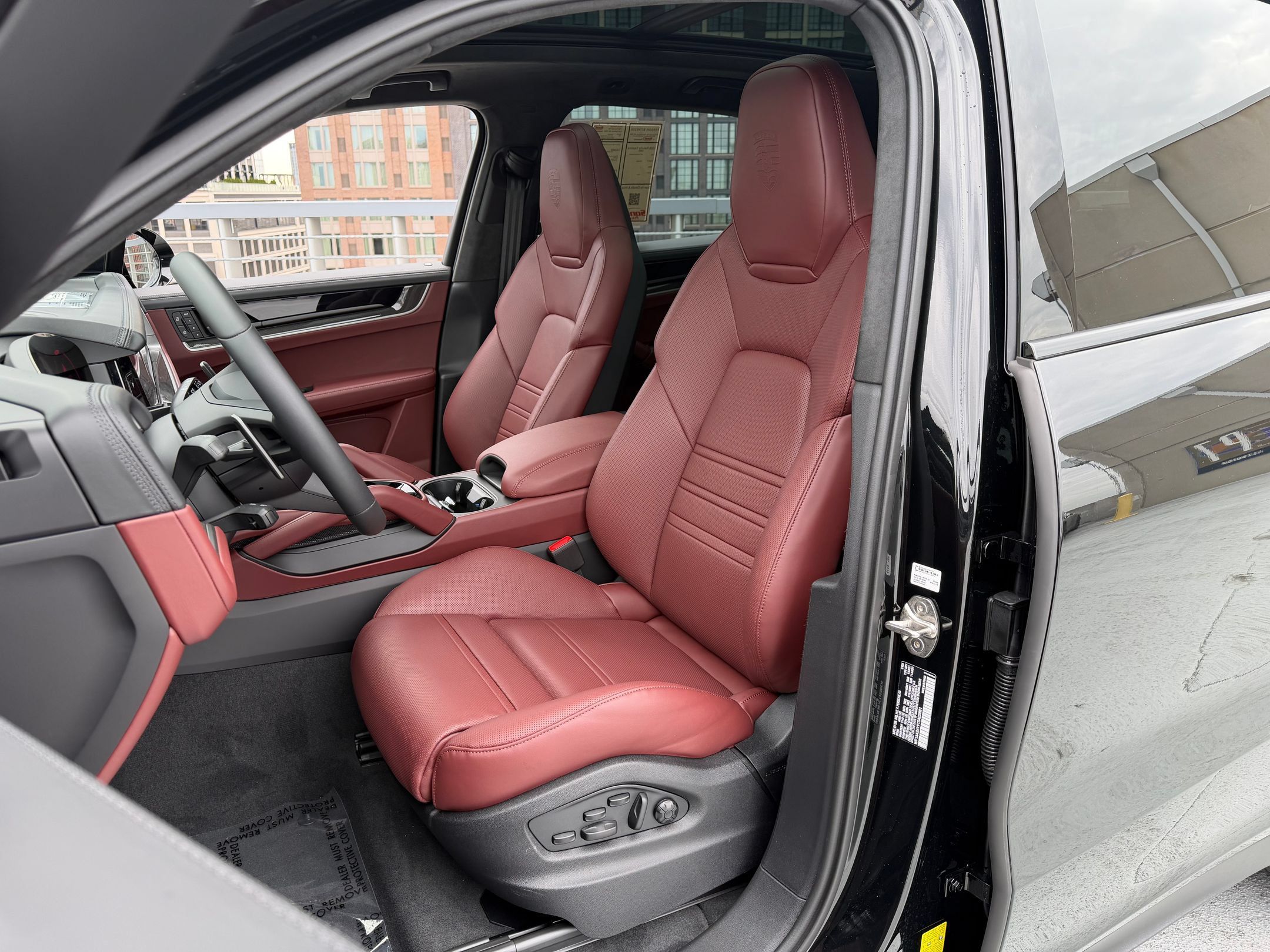 Certified 2026 Porsche Cayenne AWD/4WD image 5