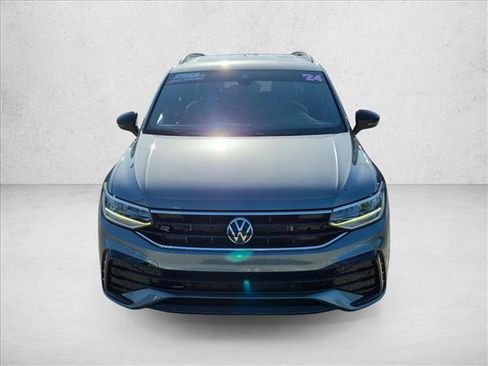 Used 2024 Volkswagen Tiguan SE R-Line FWD image 2