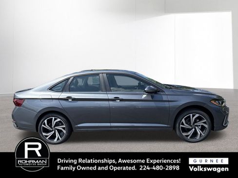New 2025 Volkswagen Jetta SEL image 11