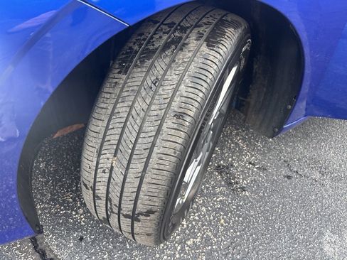 Used 2024 Hyundai Elantra Blue image 9