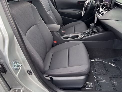 Used 2025 Toyota Corolla LE FWD image 29
