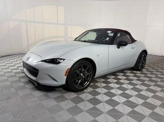 Used 2018 MAZDA MX-5 Miata Club video 3