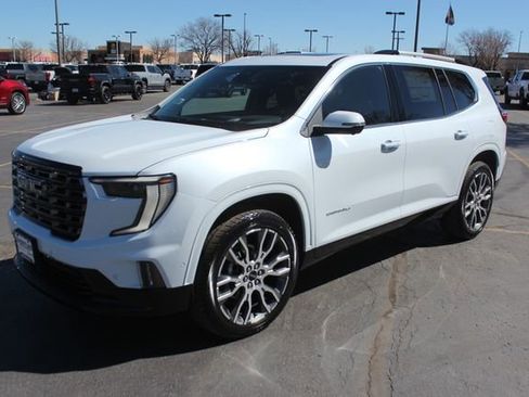 New 2026 GMC Acadia Denali Ultimate w/ LPO, Floor Liner Package AWD/4WD image 13
