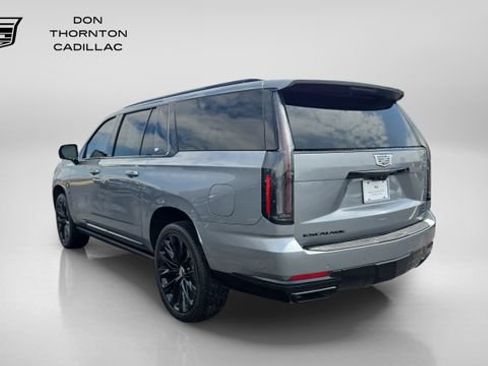 Used 2025 Cadillac Escalade ESV Sport Platinum w/ LPO, ONYX Package AWD/4WD image 3