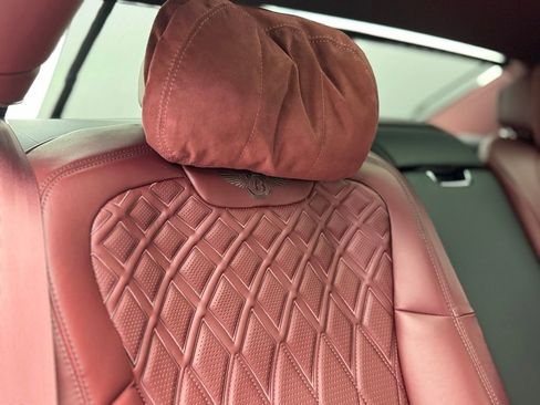 Used 2020 Bentley Flying Spur W12 image 34