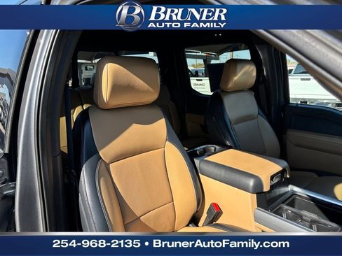 Used 2024 Ford F250 Lariat w/ Chrome Package image 25