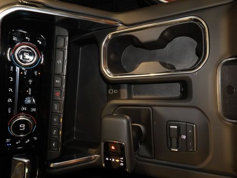 Used 2026 GMC Sierra 1500 Denali Ultimate AWD/4WD image 16