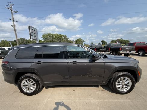 Used 2025 Jeep Grand Cherokee L Laredo w/ Luxury Tech Group I AWD/4WD image 36