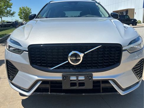Used 2025 Volvo XC60 B5 Plus AWD/4WD image 28