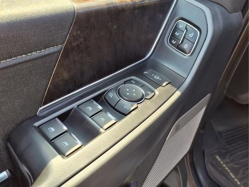Used 2023 Ford F250 Lariat w/ Sport Appearance Package AWD/4WD image 23