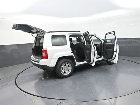 Used 2015 Jeep Patriot Sport w/ Power Value Group image 34