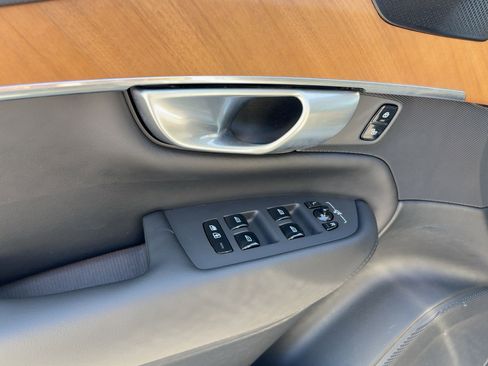 Certified 2024 Volvo XC90 B6 Plus image 12