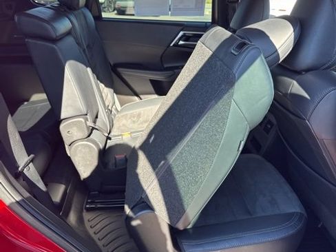 Used 2022 Mitsubishi Outlander SE image 21