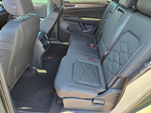 New 2026 Volkswagen Atlas Cross Sport SE FWD image 7