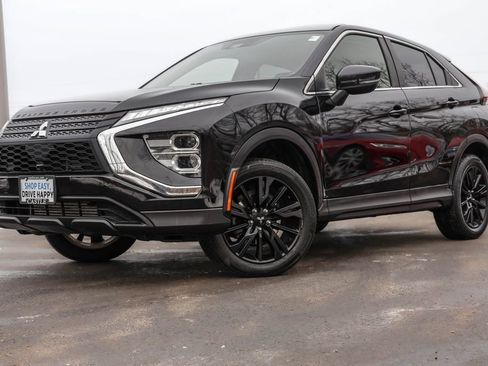 Used 2023 Mitsubishi Eclipse Cross LE image 2