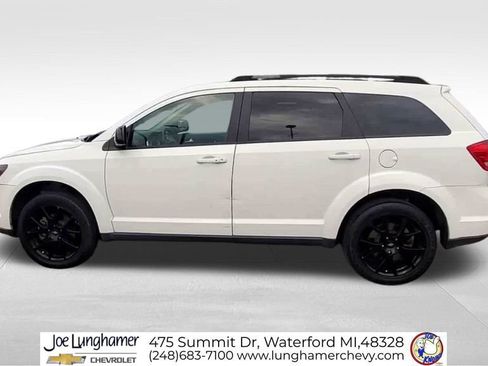 Used 2019 Dodge Journey SE w/ Blacktop Package FWD image 6