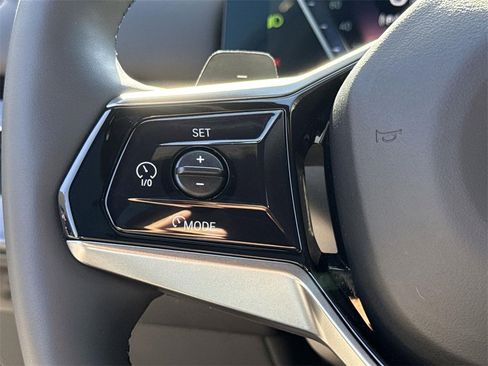 Used 2025 BMW 530i xDrive w/ Premium Package image 36