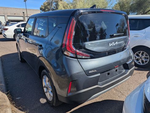 Certified 2025 Kia Soul LX image 4