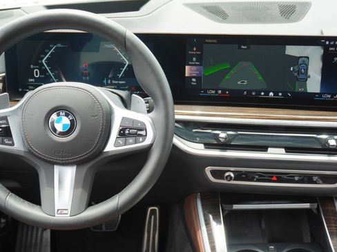 Used 2025 BMW X5 xDrive40i w/ M Sport Package AWD/4WD image 28