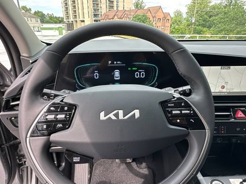 New 2026 Kia Niro EX FWD image 23