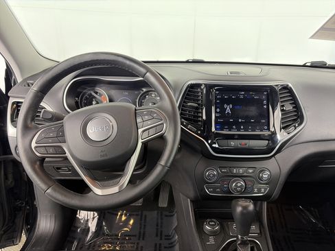 Used 2020 Jeep Cherokee Limited AWD/4WD image 3