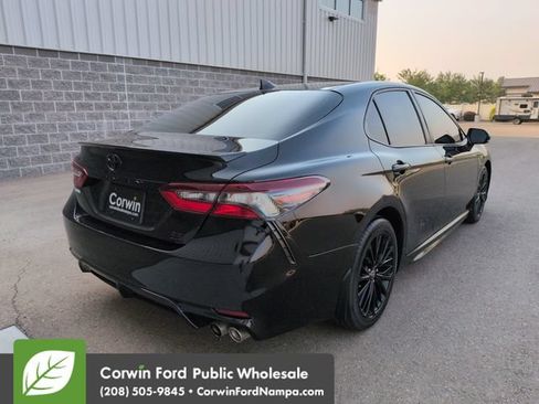 Used 2021 Toyota Camry SE AWD/4WD image 3