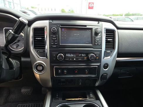 Used 2017 Nissan Titan SV RWD image 18