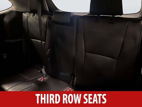 Used 2022 Toyota Highlander XLE AWD/4WD image 18