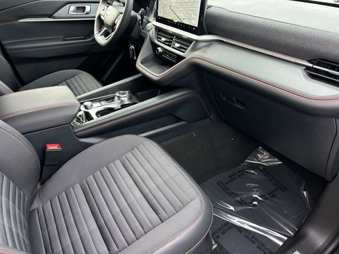 New 2026 Ford Explorer ST-Line w/ ST-Line Street Pack image 19