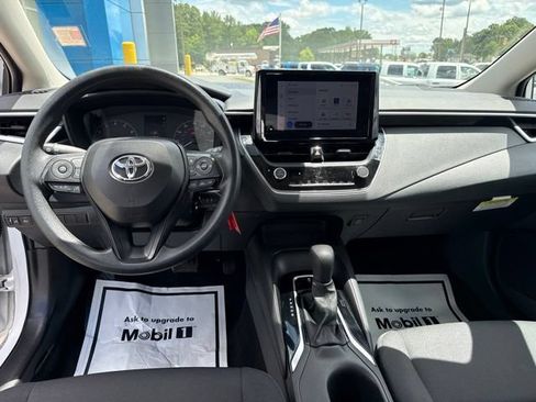 Used 2024 Toyota Corolla LE FWD image 19