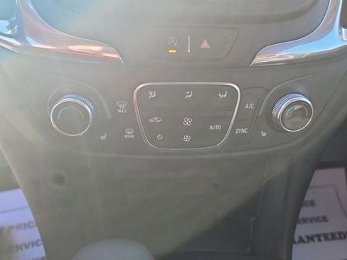 Used 2023 Chevrolet Equinox LT image 19