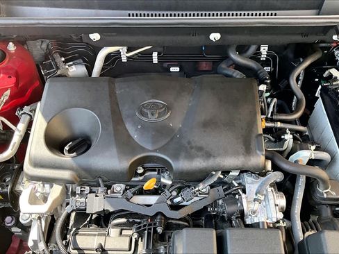 Used 2022 Toyota RAV4 XLE Premium FWD image 33