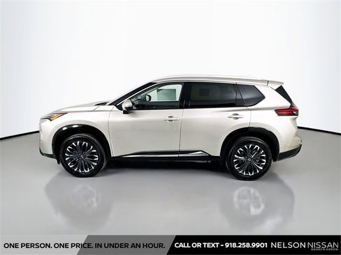 New 2026 Nissan Rogue Platinum image 8