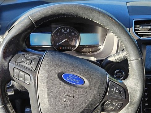 Used 2018 Ford Explorer Limited image 11