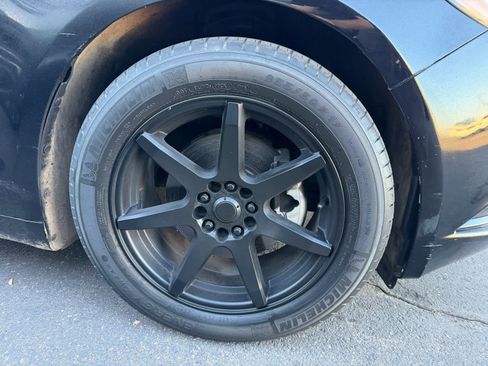 Used 2017 Ford Fusion SE w/ Fusion SE Technology Package image 6