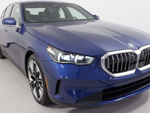 Used 2025 BMW 530i image 19