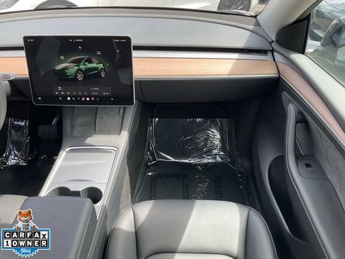 Used 2024 Tesla Model Y 2WD image 61