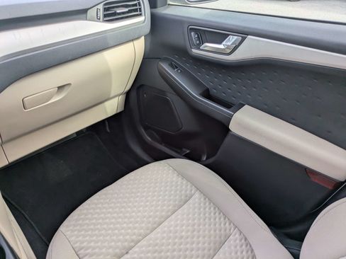 Used 2020 Ford Escape SE FWD image 20