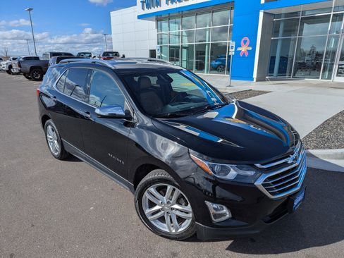 Used 2018 Chevrolet Equinox Premier w/ Infotainment II Package AWD/4WD image 4