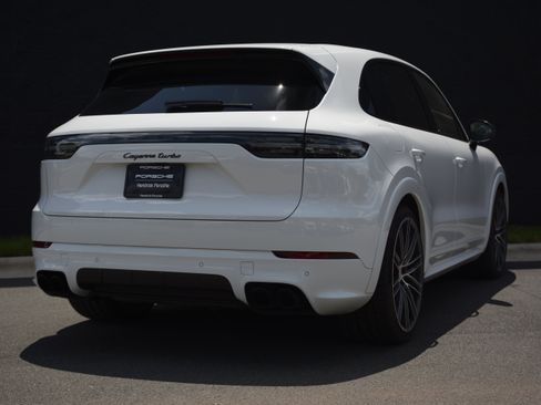 Used 2023 Porsche Cayenne Turbo AWD/4WD image 7