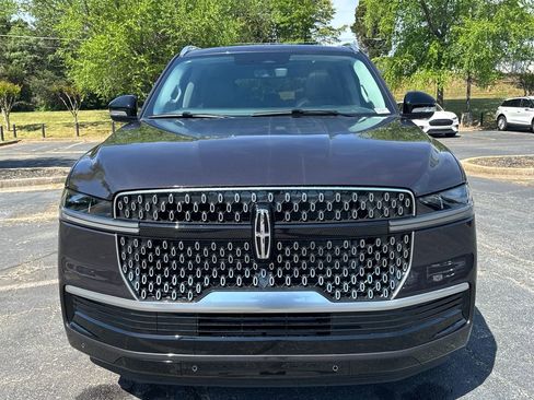 New 2026 Lincoln Navigator Reserve AWD/4WD image 3