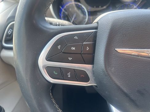 Used 2022 Chrysler Voyager LX FWD image 28