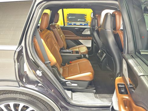 Used 2023 Lincoln Aviator Reserve w/ Equipment Group 201A image 25