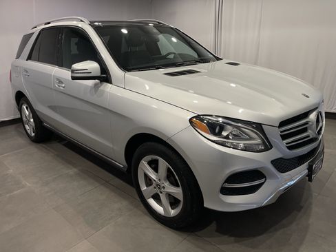 Used 2019 Mercedes-Benz GLE 400 4MATIC image 3