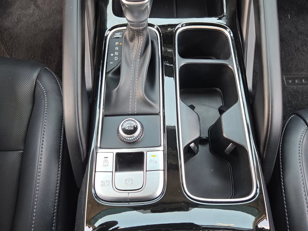 Used 2025 Kia Telluride S FWD image 19