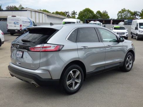Used 2020 Ford Edge SEL w/ Convenience Package FWD image 3