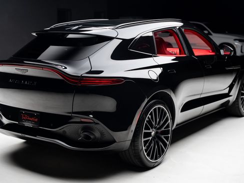 Used 2022 Aston Martin DBX AWD/4WD image 34