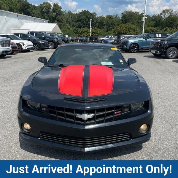Used 2010 Chevrolet Camaro SS w/ RS Package RWD image 2