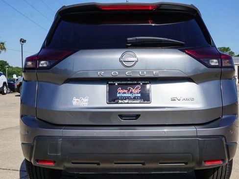 Used 2024 Nissan Rogue SV AWD/4WD image 6